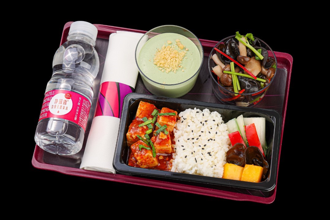 Qatar Airways to launch “Chinese-flavored” in-flight menu this summer