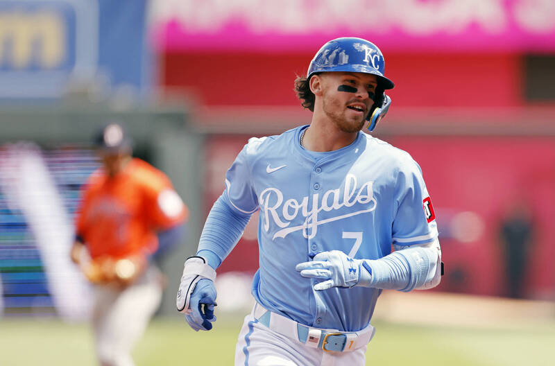 MLB》Astros Brown scored 11 hits in the first inning and allowed 9 runs, setting a miserable record; Whitt had 4 hits and a double to help the Royals win their 7th consecutive victory