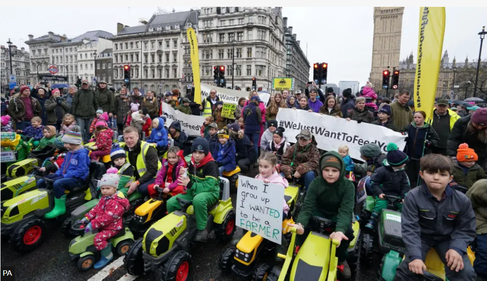 Thousands of farmers protest against inheritance tax changes