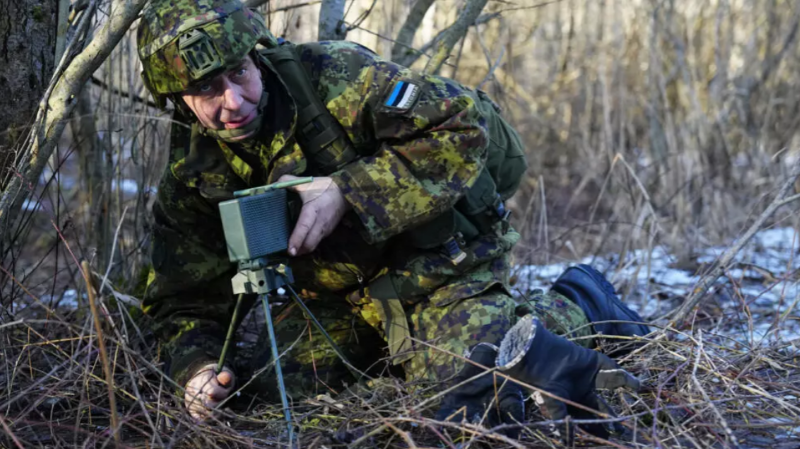 The United States provided Ukraine with anti-personnel mines because Russia changed its battlefield tactics