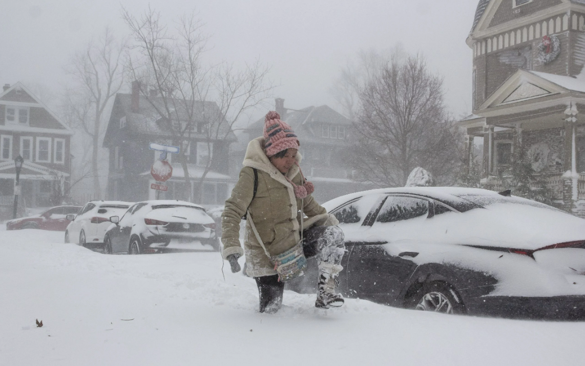 Winter storm sweeps across the US, killing 3 people