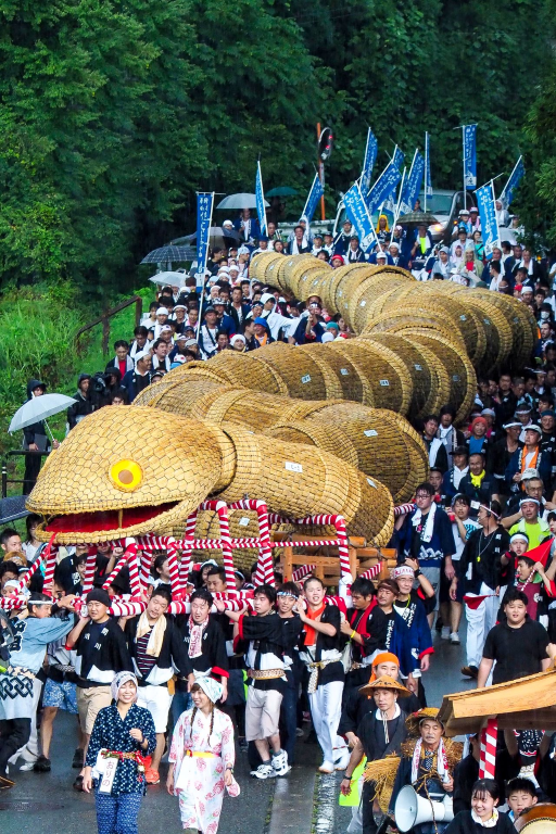 Japan’s three major snake festivals: monsters and spiritual beasts, and the beasts dancing wildly